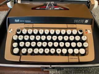 Smith Corona Galaxie Twelve 12 Typewriter W/ Case 1973