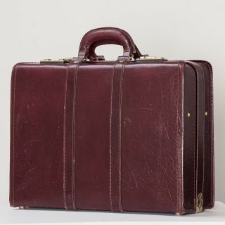 Presto Burgundy Vintage Attache Suitcase