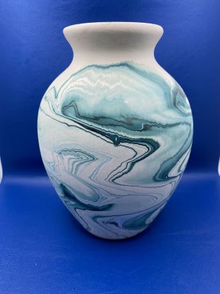 7.  5 " Vintage Bisque Clay Nemadji Pottery Usa Vase Swirled Turquoise Green