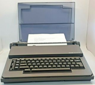 Vintage Electric Typewriter Olivetti Praxis 20