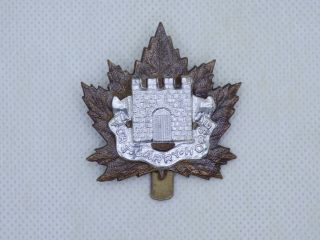Wwii Canadian Army Fort Garry Horse Tank Bi - Metal Cap Badge