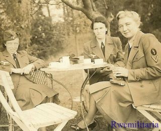 Rare Wehrmacht Female Helferin Blitzmädel Girls Having Tea Outdoors; 1941