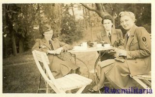 RARE Wehrmacht Female Helferin Blitzmädel Girls Having Tea Outdoors; 1941 2