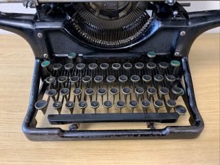 underwood 14 portable typewriter 2