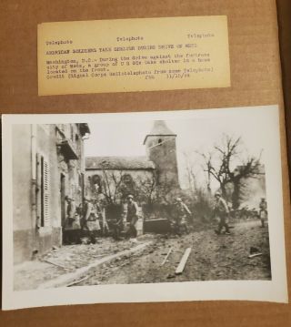 1944 Ww2 Acme Press Photo American Soldiers Take Shelter Metz France