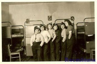 RARE Group Female Luftwaffe Blitzmädel Helferin Girls in Barracks; 1943 2