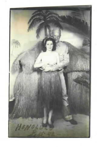 Wwii 1942 Hawaiian Soldier With Girl In Grass Skirt Vintage Photo Booth Arcade
