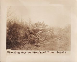 Orig Wwii Signal Corps Photo Tank Machine Gun Attack Siegfried Line Germany 20