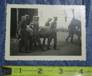 Wwii German Soldiers With Casket Kia Photo Picture German Flag Ww2