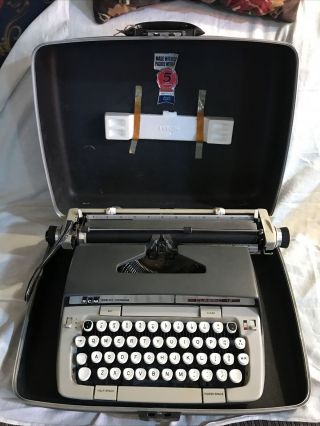 Vintage Smith - Corona Classic 12 Typewriter W/case Well