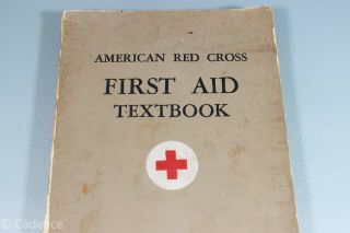 US WW2 Army American Red Cross First Aid Textbook.  1945 Printing.  Handy MI452 2