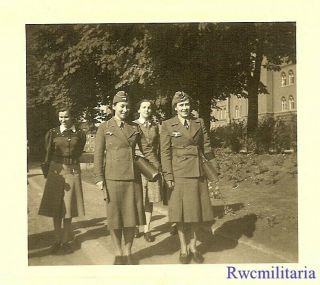RARE Group Wehrmacht Female Helferin Blitzmädel Girls Walking on Path 2