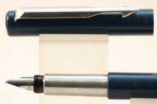 Vintage (1995) Parker Vector Medium Fountain Pen,  Dark Blue With Chrome Trim