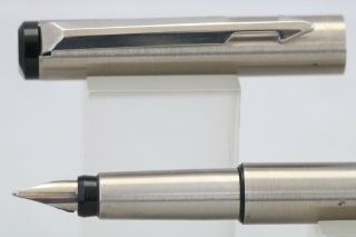 Vintage (1985) Parker Vector Flighter Medium Fountain Pen With Chrome Trim