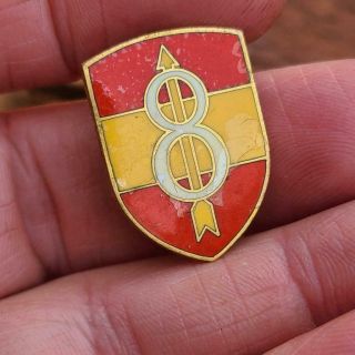 Wwii 8th Infantry Division Field Artillery Dui Di Crest Pin