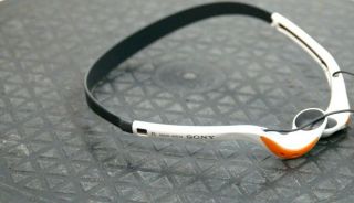 Vintage Sony Mdr - W014 Lightweight Vertical In Ear Headphones Black White Orange