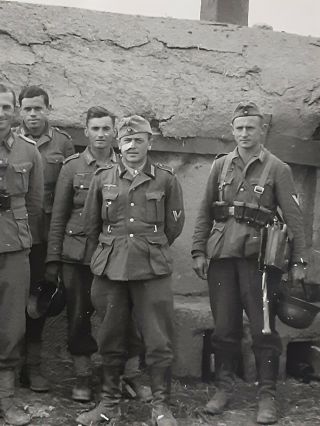 WW2 German Army / Wehrmacht photo Soldiers in field uniform helmet. 3
