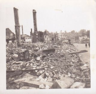 Wwii Snapshot Photo 83rd Division Bombed Ruins City 1945 Germany 84