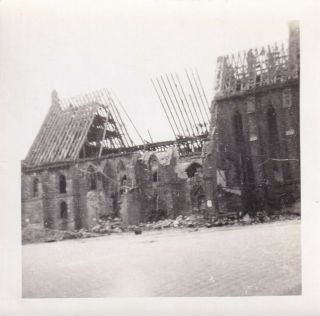 Wwii Snapshot Photo 83rd Division Bombed Ruins Church 1945 Germany 64