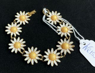 Vintage Weiss Gold Tone White Yellow Flower Link Bracelet Signed 7 1/2 " M08