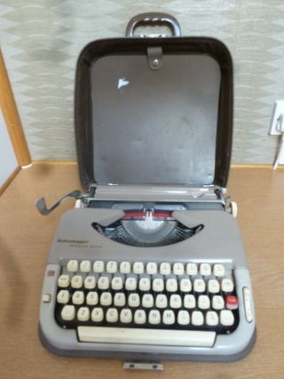 Vintage Scheidegger Typewriter Princess Matic In Carry Case