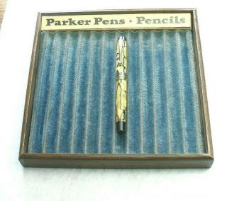 Circa 1930 Parker Duofold Junior Deluxe Fountain Pen In Moderne Black And Pearl