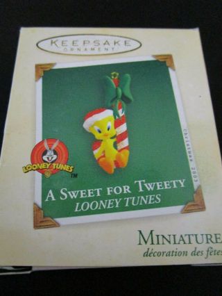 2003 Hallmark Keepsake - A Sweet For Tweety - Miniature Ornament 100