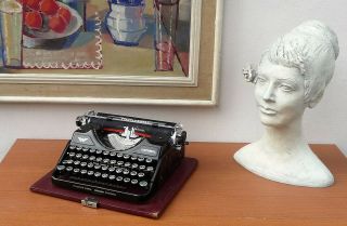 CONTINENTAL Typewriter,  Vintage Typewriter,  Black Typewriter,  Workinng Typewrite 3