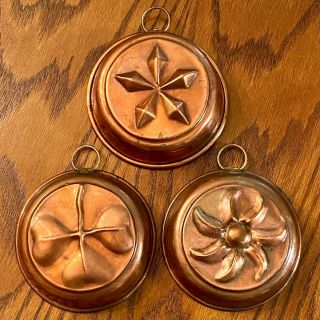 Set Of 2 Vintage Copper Molds Wall Hangings Round Brass Hangers Tin Inside
