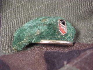Vietnam Us 6th Special Forces Green Beret Hat Cap Pin Flocked Sweetheart Brooch
