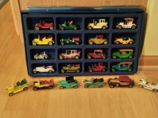 Matchbox Model Of Yesteryear Vinyl Car Carrying Display Case With 22 Cars Lesney