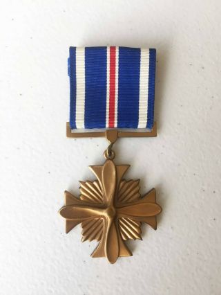 1960s U.  S.  Air Force Distinguished Flying Cross Medal –