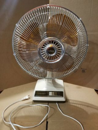 Vintage Galaxy 16 " Amber 3 - Speed Oscillating Fan Type 16 - 1 Style T - Cg