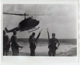 1968 Huey Picks Up Rangers Of Indiana National Guard In Vietnam News Photo