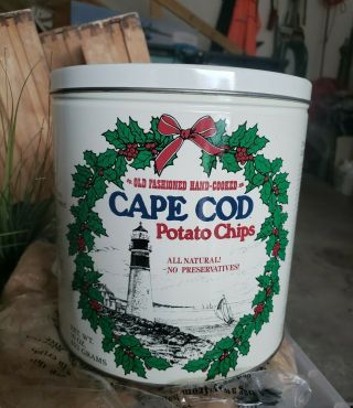 Vintage Cape Cod Potato Chip Tin Christmas Wreath 16 Oz Empty
