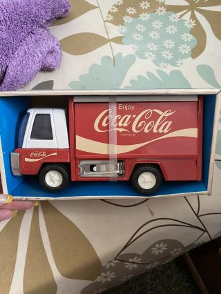 Vintage Buddy L Jr.  Coca - Cola Delivery Truck W/ Hand Cart,  8 Coke Cases