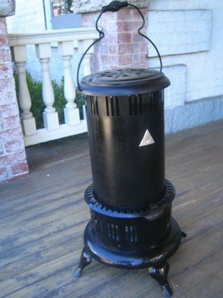 Vintage Perfection Kerosene Heater/parlor Stove With Heating Insert