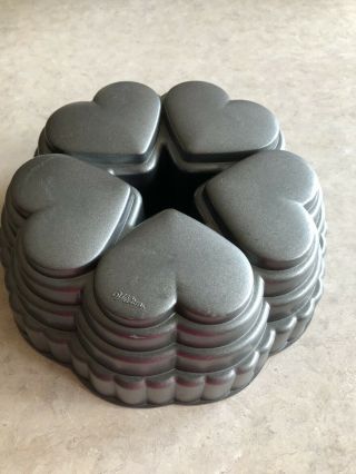 Wilton Dimensions Queen Of Hearts Bundt Cake Pan - Non Stick Aluminum 10 Cup