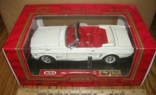 1965 White Ford Mustang Convertible Car Auto & Stand 1:18 Mira Golden Line Metal