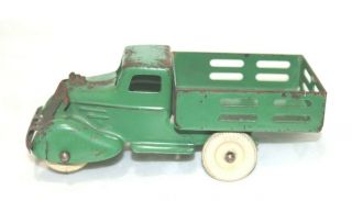 Vintage Wyandotte Small 6 " Pressed Steel Rooster Comb Stake Truck,