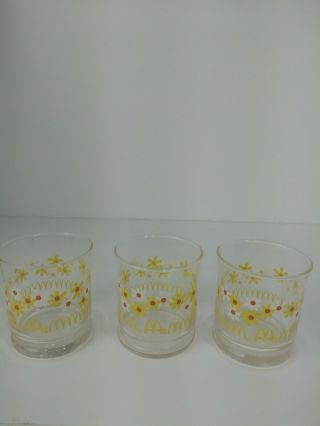 Vintage Mcdonalds Daisy Juice Glasses Set Of 3 Yellow And White Flowers