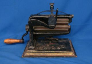 1875 Crown Cast Iron Crimper/pleater/fluting American Machine Co Philadelphia
