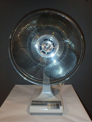 Vintage 16 " 3 Speed Oscillating Windmere Desk Top Fan / Floor - /working