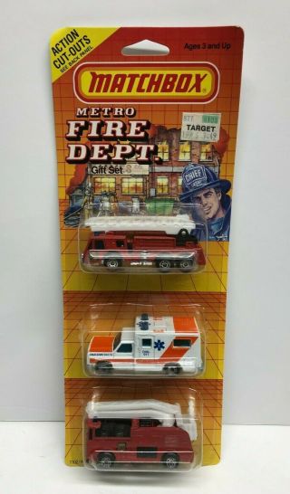 Vintage 1986 Matchbox Metro Fire Dept.  Gift Set 111902 With Fire Truck