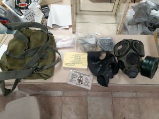 Us Military M40 Gas Mask Size (l) Large With Bag,  Lens,  Tm,  Waterproof Bag,  Etc