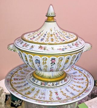 • Large Porcelain Covered Soup Tureen •