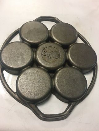 Lodge / Cracker Barrel Cast Iron 7 Slot Biscuit Pan / Skillet Cleaned and Oiled 2