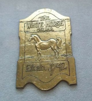 Syroco - The White Horse Cellar Sign - Large Whiskey Wall Plaque 2