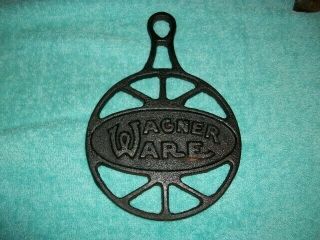 Vintage 7 3/4 " X 5 1/4 " Wagner Ware Cast Iron Trivet Sidney Ohio Gc