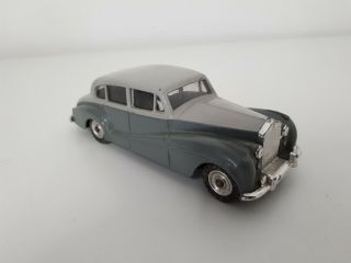 Dinky Toys Rolls Royce Silver Wraith By Meccano